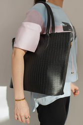 SwiftZip black tote bag for daily use